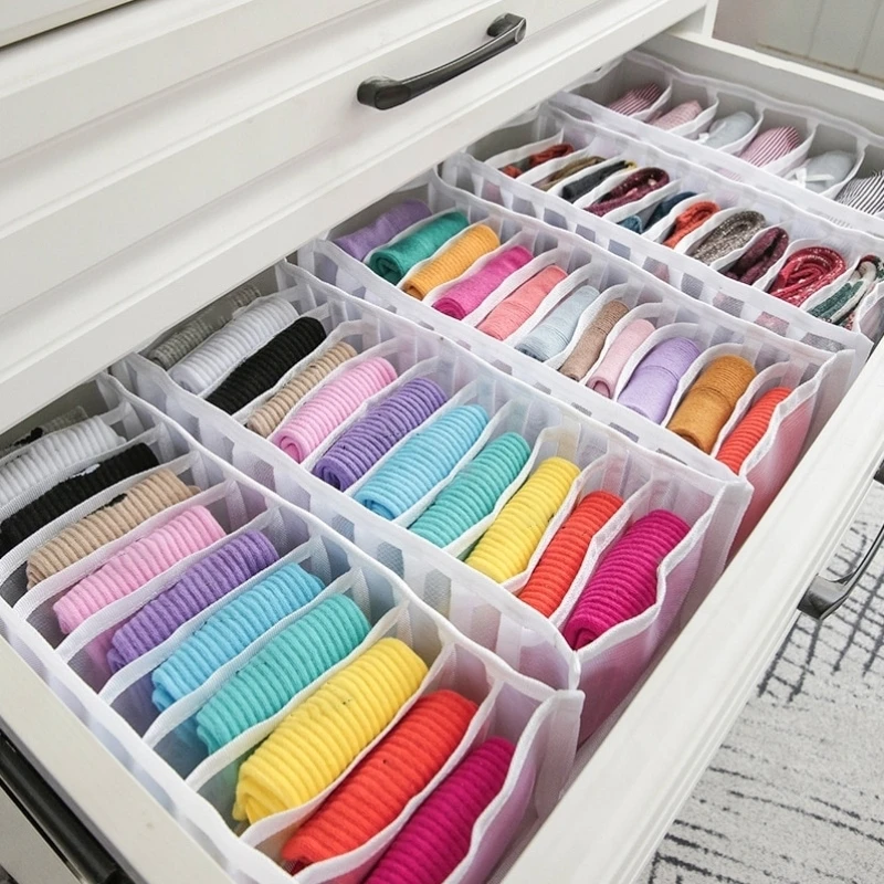 Rangement tiroir chambre pliable pour chaussettes et culottes.